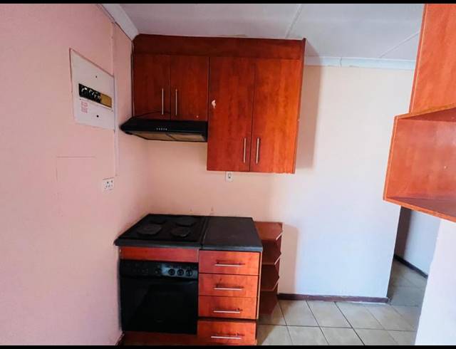 2 BEDROOM PROPERTY TO RENT IN PROTEA GLEN EXT